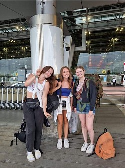 Vit Taxiontour ศูนย์แท็กซี่สุวรรณภูมิ โทร 096-694-5526